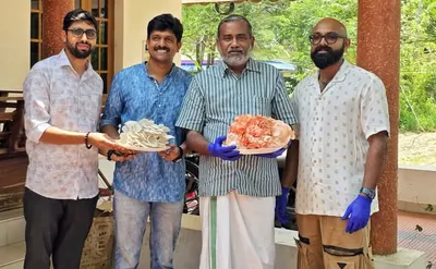 കൂണുകളുടെ വർണ്ണ വിസ്മയങ്ങളുമായി കൃഷി മന്ത്രി പി പ്രസാദ്